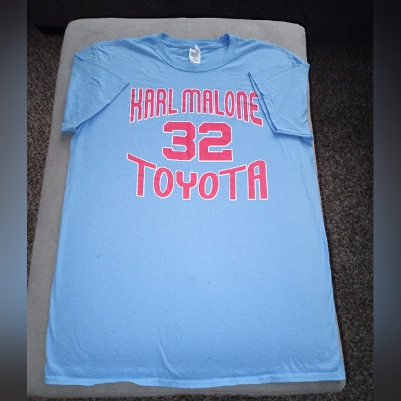 Karl Malone #33 Toyota T-shirt Mens Size L Cool Rare Unique - Picture 1 of 3